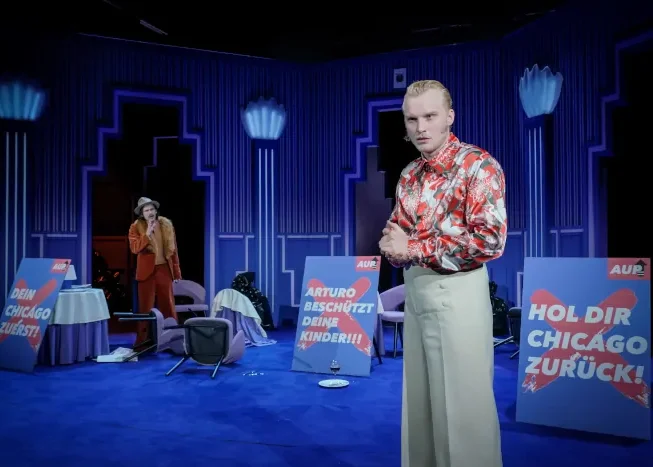 Arturo-Ui_Alexandros-Koutsoulis-Anton-Nuernberg-c-Arno-Declair